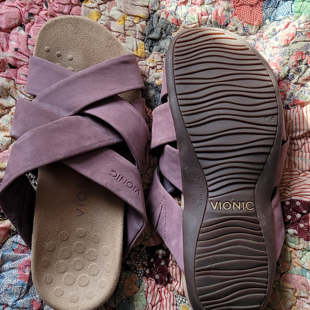 Ladies Vionic sandals. - Picture 3 of 3